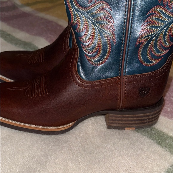 Ariat Women's Heeled Boots in Brown and Blue - Picture 6 of 16